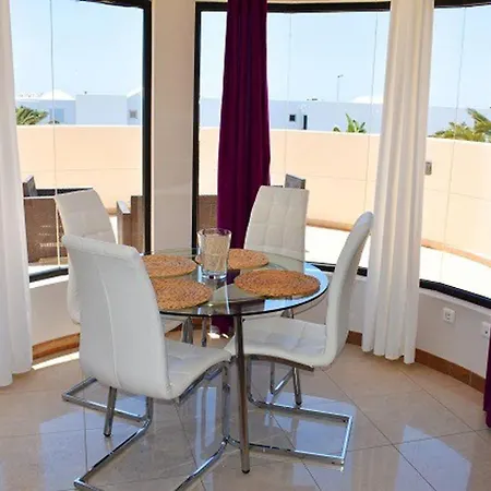 Riviera Park 10a- 1st Fl. - 2 Bed - Air Con- Wi-fi * Puerto del Carmen (Lanzarote)